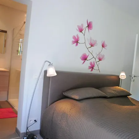 Modern Holiday In With Garden Holiday home *