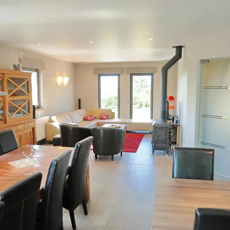 Modern Holiday In With Garden Holiday home *