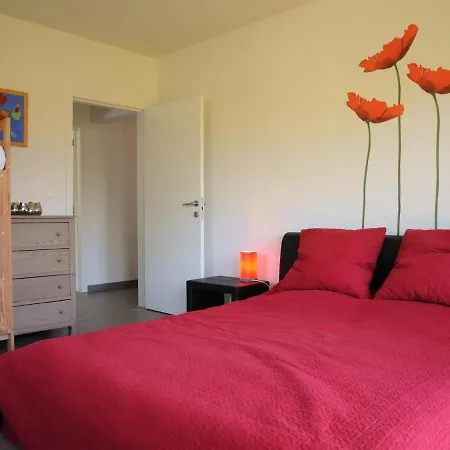 Modern Holiday In With Garden Noiseux